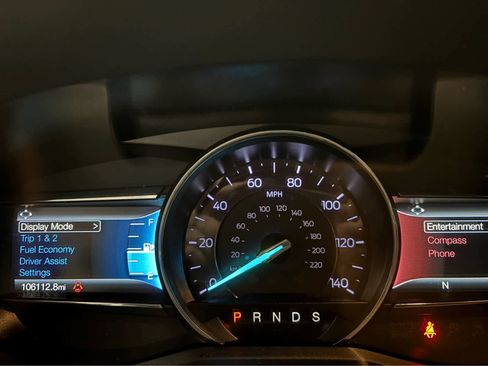 Used 2018 Ford Explorer XLT w/ Equipment Group 201A AWD/4WD image 17