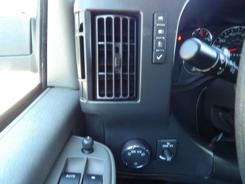 Used 2024 GMC Savana 2500 w/ Driver Convenience Package RWD image 19