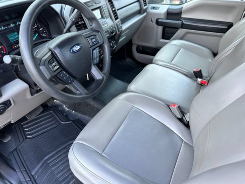 Used 2019 Ford F250 XL w/ Power Equipment Group RWD image 9