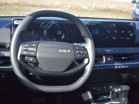 New 2026 Kia K4 LXS image 17