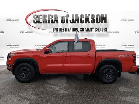 Used 2025 Nissan Frontier Pro-X RWD image 8