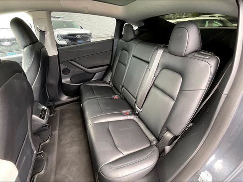 Used 2022 Tesla Model Y Performance AWD/4WD image 29
