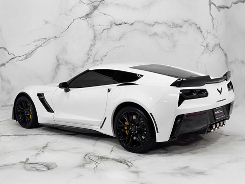 Used 2017 Chevrolet Corvette Z06 RWD image 9