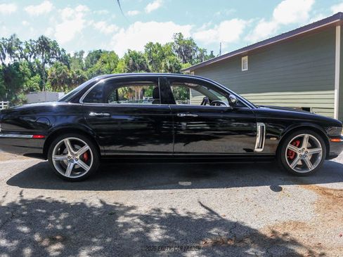 Used 2006 Jaguar XJ Vanden Plas Super V8 Portfolio RWD image 9