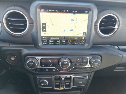 Used 2023 Jeep Wrangler Sahara w/ Cold Weather Group image 31