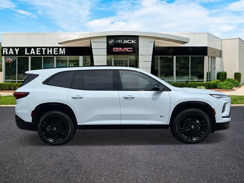 Used 2026 Buick Enclave Sport Touring w/ Power Package FWD image 5