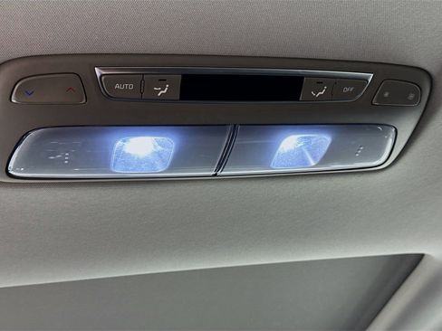 Used 2025 Kia Telluride S FWD image 28