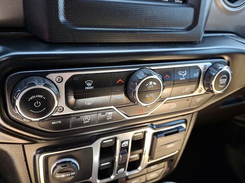 Used 2021 Jeep Wrangler Unlimited Sport AWD/4WD image 15