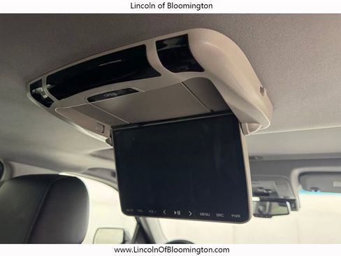 Used 2018 GMC Yukon SLT AWD/4WD image 26