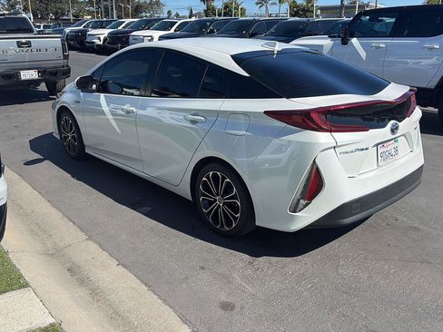 Used 2022 Toyota Prius Prime XLE FWD image 5