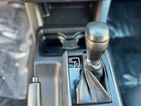 Used 2018 Toyota Tacoma TRD Off-Road image 25