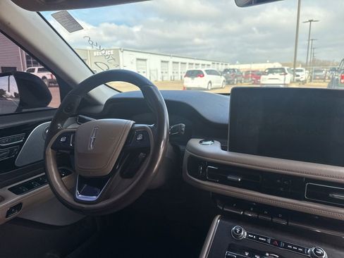Used 2020 Lincoln Aviator Reserve w/ Equipment Group 202A image 11