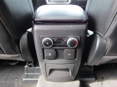 Used 2023 Ford Explorer XLT w/ Equipment Group 202A AWD/4WD image 22