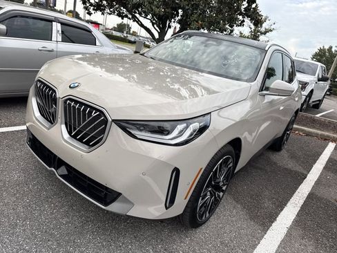 Used 2026 BMW X3 xDrive30 w/ Premium Package AWD/4WD image 3