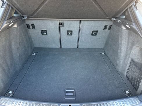 Certified 2025 Porsche Macan image 16