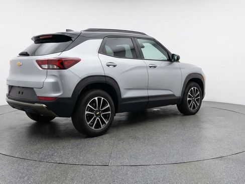 Used 2025 Chevrolet TrailBlazer LT image 9