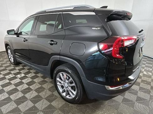 Used 2024 GMC Terrain SLT AWD/4WD image 5