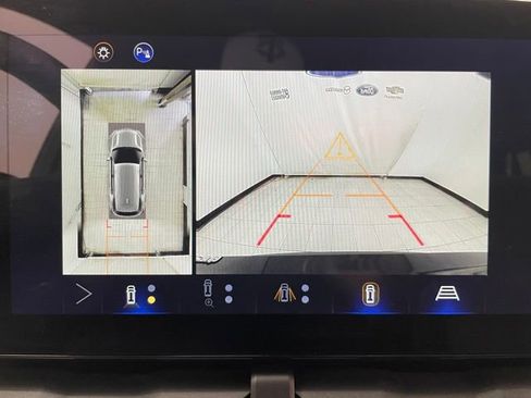 Used 2025 Chevrolet Equinox LT w/ Convenience Package II AWD/4WD image 6