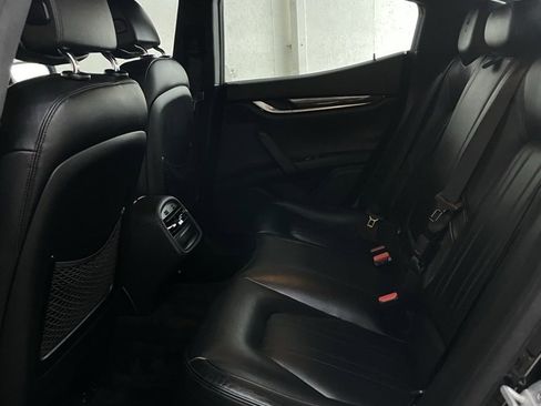 Used 2015 Maserati Ghibli image 18