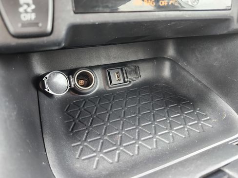 Used 2021 Toyota RAV4 XLE AWD/4WD image 8