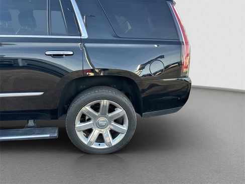 Used 2020 Cadillac Escalade Premium Luxury image 12