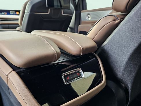 New 2025 Lincoln Navigator Black Label image 27