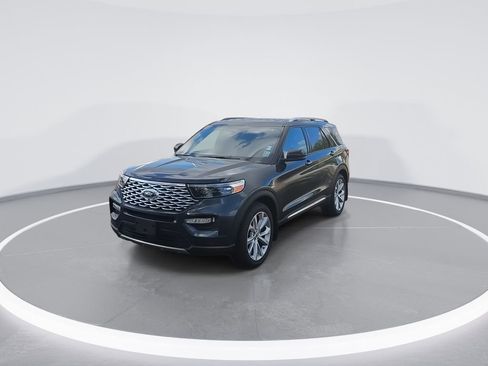 Used 2022 Ford Explorer Platinum w/ Equipment Group 601A RWD image 4