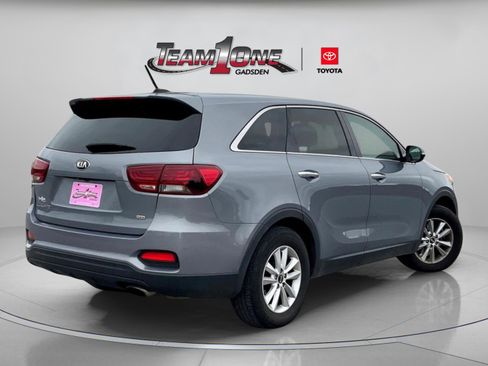 Used 2020 Kia Sorento LX image 7