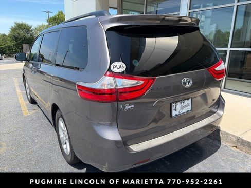 Used 2017 Toyota Sienna LE FWD image 5