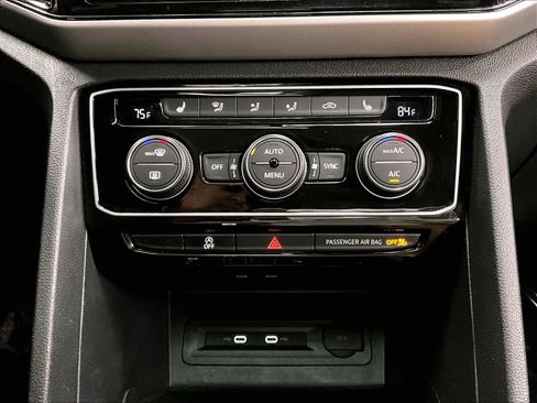 Used 2022 Volkswagen Atlas Cross Sport SE FWD image 40