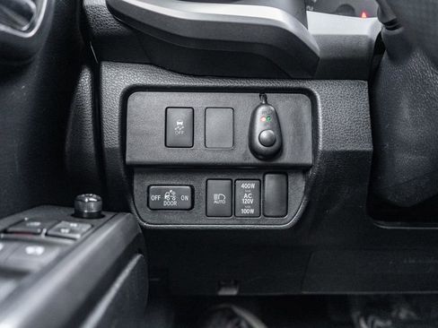 Used 2021 Toyota Tacoma TRD Sport image 19