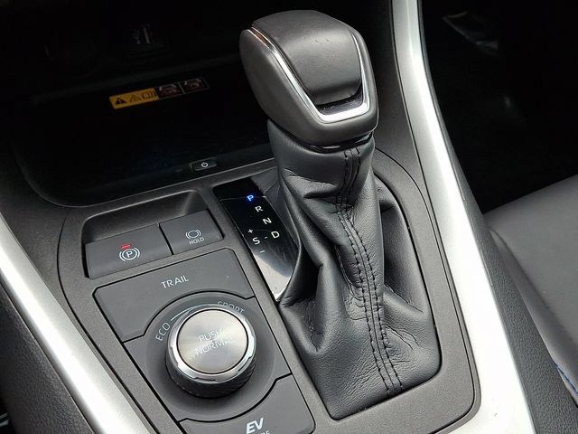 Used 2023 Toyota RAV4 XSE AWD/4WD image 16