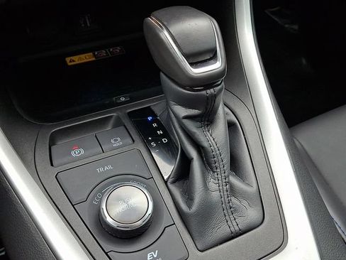 Used 2023 Toyota RAV4 XSE AWD/4WD image 16