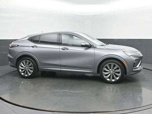 Used 2025 Buick Envista Avenir FWD image 6