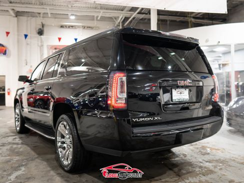 Used 2019 GMC Yukon XL SLT w/ Premium Edition image 5