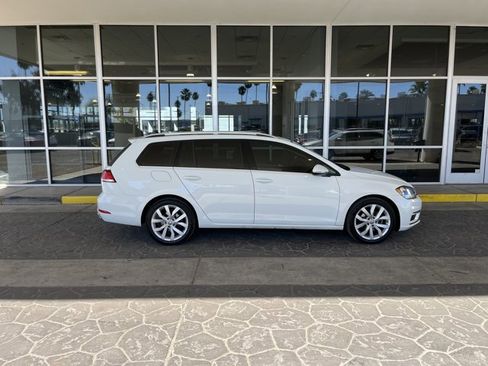 Used 2018 Volkswagen Golf SEL image 4