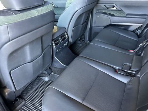 Used 2024 Lexus GX 550 AWD/4WD image 11