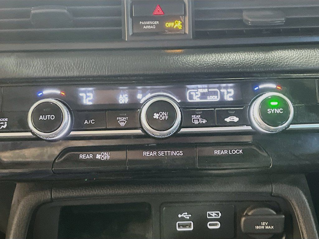 Used 2025 Honda Pilot Touring image 16