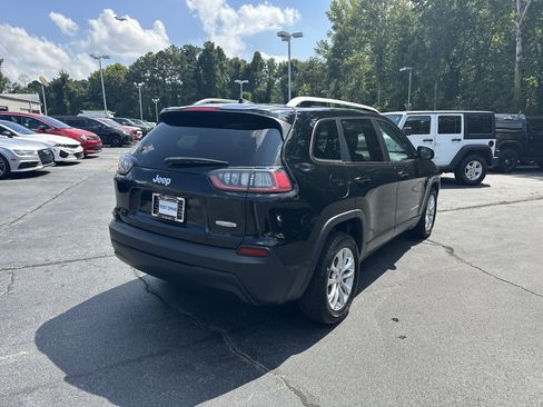 Used 2019 Jeep Cherokee Latitude w/ Popular Appearance Group FWD image 5