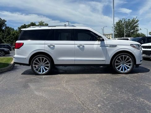 Used 2019 Lincoln Navigator Reserve AWD/4WD image 15