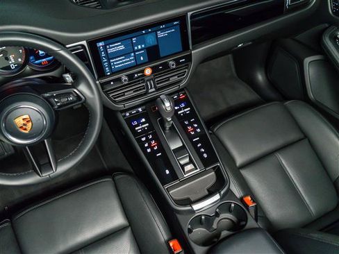 Certified 2026 Porsche Macan AWD/4WD image 25
