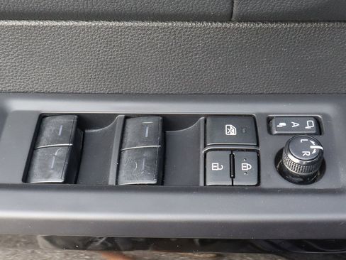 Used 2024 Toyota Tundra Limited image 17