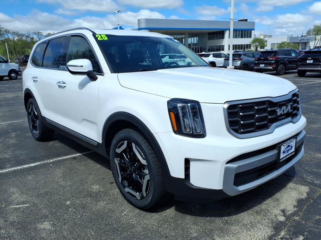 Used 2025 Kia Telluride S FWD image 1