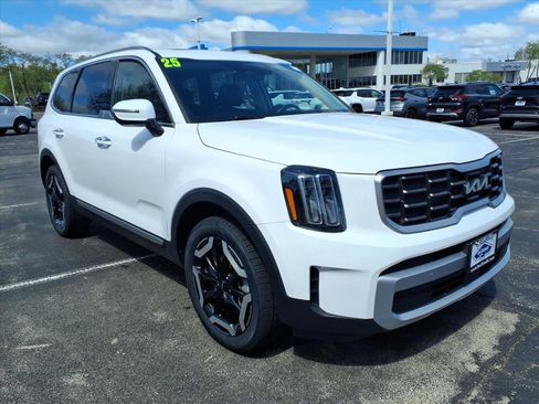 Used 2025 Kia Telluride S FWD image 1
