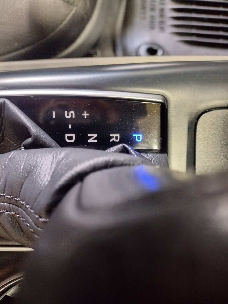 Used 2018 Toyota Camry LE FWD image 23
