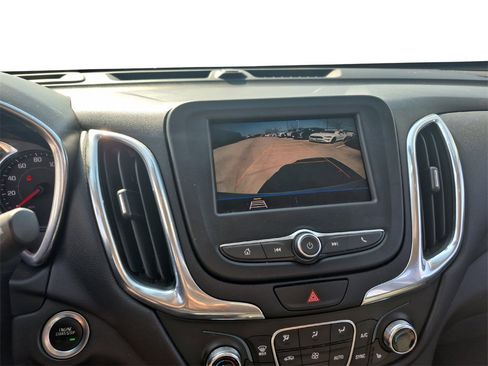 Used 2020 Chevrolet Equinox LT image 23