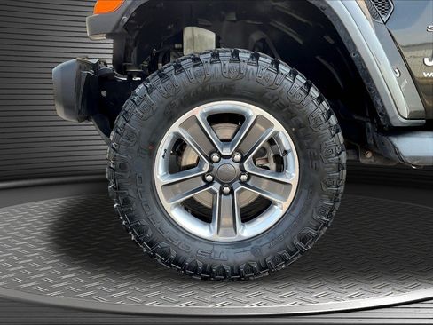 Used 2019 Jeep Wrangler Unlimited Sahara AWD/4WD image 30