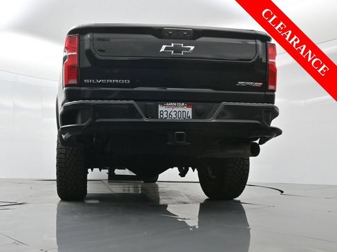 Used 2025 Chevrolet Silverado 2500 ZR2 w/ Technology Package image 48