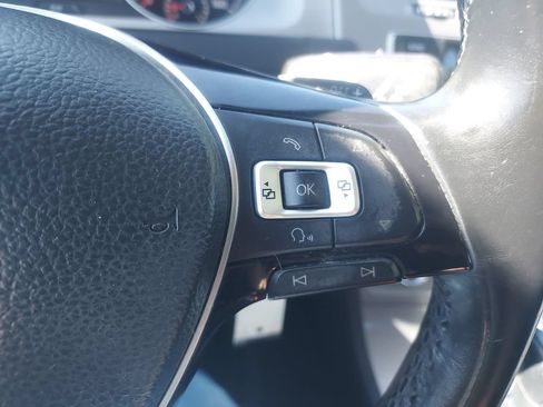 Used 2015 Volkswagen Golf S FWD image 18