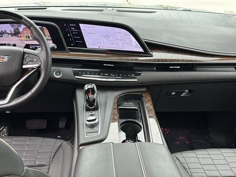 Certified 2024 Cadillac Escalade Premium Luxury Platinum AWD/4WD image 9